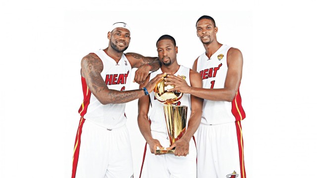 九游电竞官网-中国足球国家队中场组织能力持续提升，中国足球中场现役人员