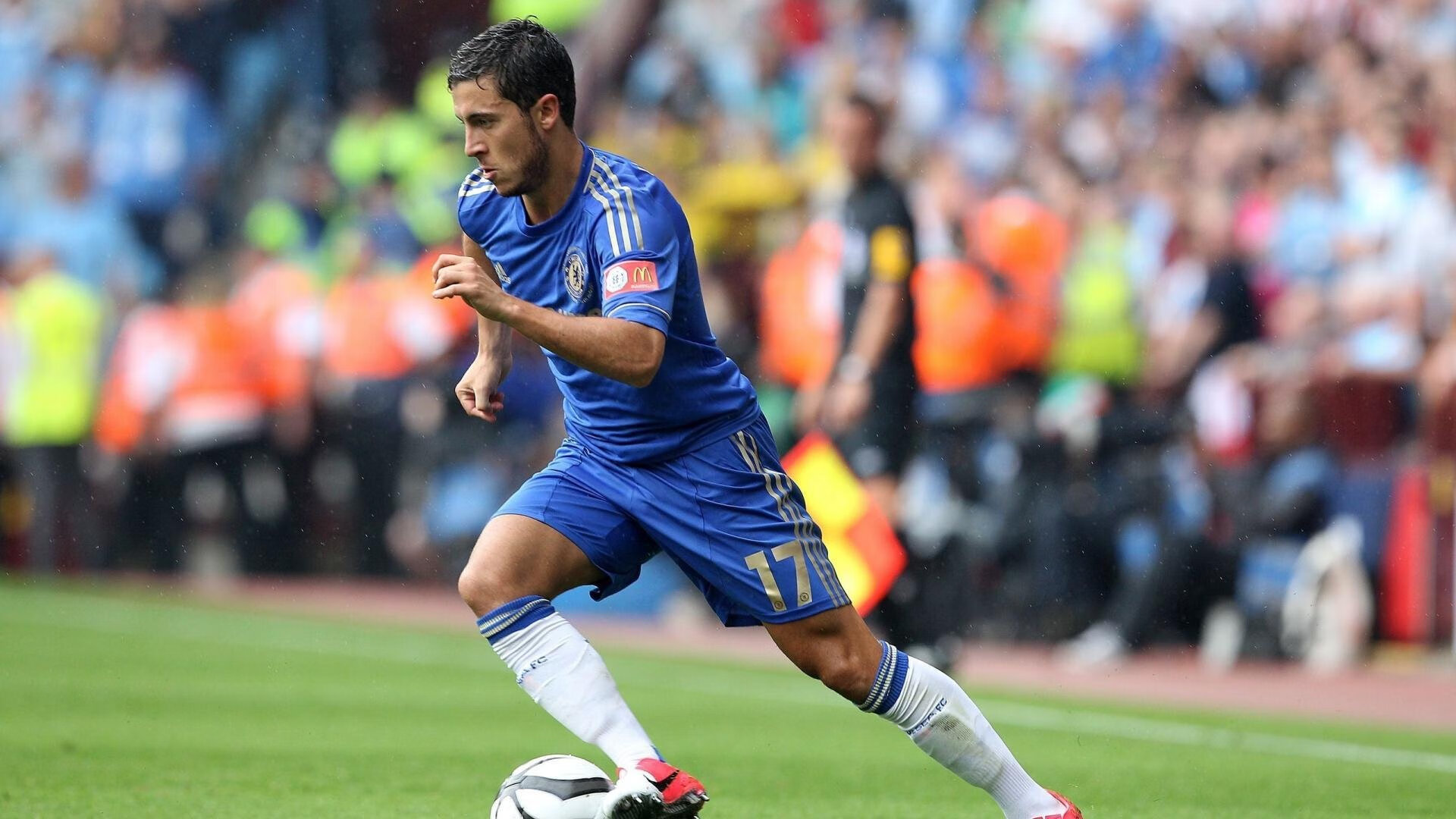 中国足球国家队与海外俱乐部建立合作关系,中国在外国足球俱乐部